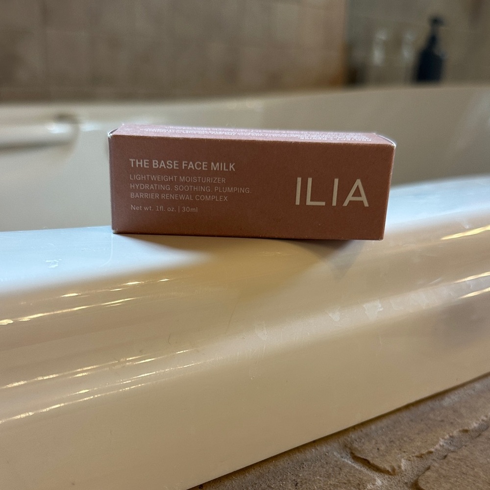ILIA The Base Face Milk in Soft Pink